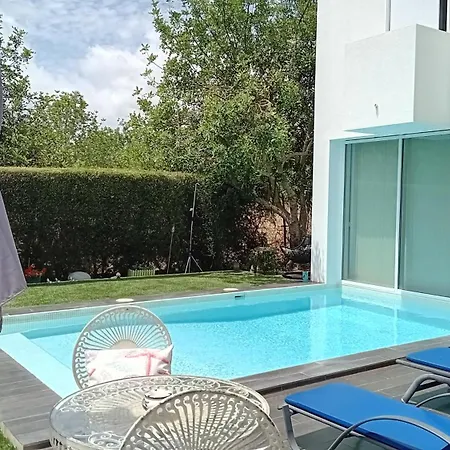 Independent With Pool At Casa Reflexos Couette-café