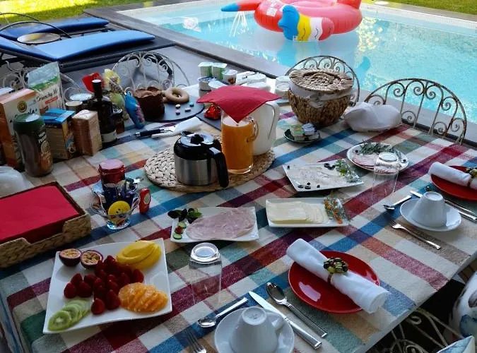 Alojamento de Acomodação e Pequeno-almoço Independent With Pool At Casa Reflexos Tavira