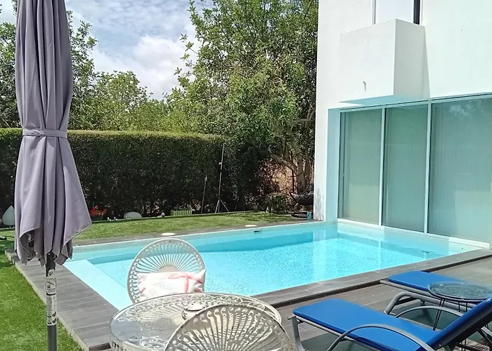 Independent With Pool At Casa Reflexos Alojamento de Acomodação e Pequeno-almoço